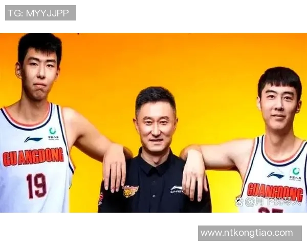 赛后分析:南京篮球队与成都篮球队的战术对决与表现评估 赛后分析:南京篮球队与成都篮球队的战术对决与表现评估