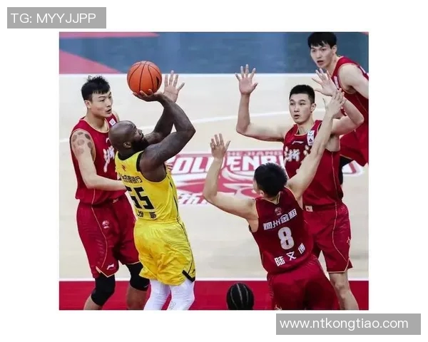 西安足球队强势领跑精英赛积分榜以54分稳居第一 西安足球队强势领跑精英赛积分榜以54分稳居第一